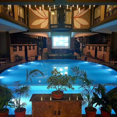 スイス インターナショナル ホテル サロワール ポカラ エクステリア 写真